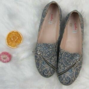 *3/$25* Goby Blue Paisley Flats with Zipper Detail